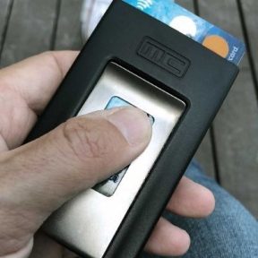 Klipszes kártyatartók